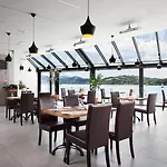 Heron Live Marina & Hotel