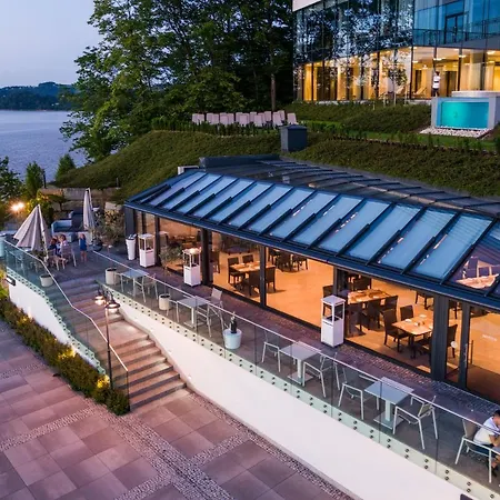 Heron Live Marina & Szálloda 5*