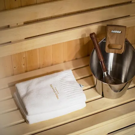 Hotel Heron Live Marina & 5*