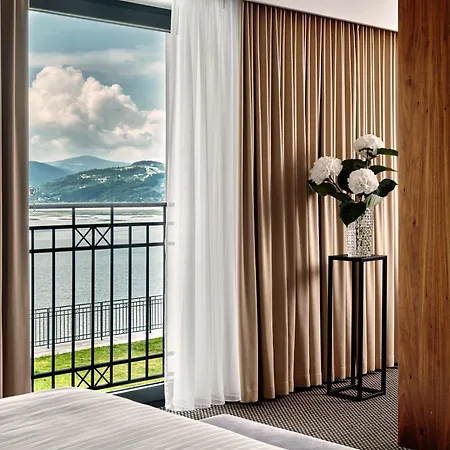 Heron Live Marina & Hotell