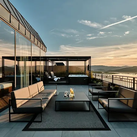 Hotel Heron Live Marina & 5*