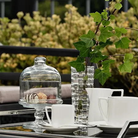 Heron Live Marina & Hotell