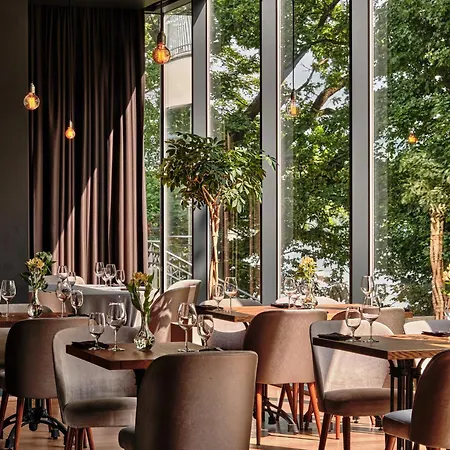 Hotel Heron Live Marina &