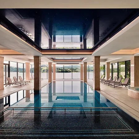 Heron Live Marina & 5*