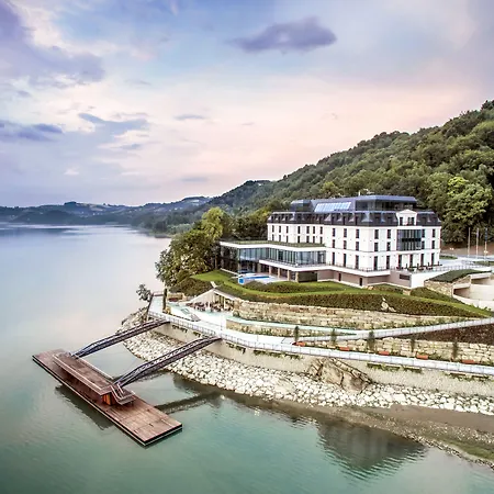 Hotel Heron Live Marina &