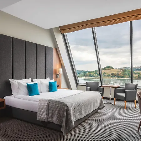 Hotell Heron Live Marina &