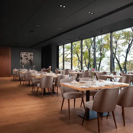 Heron Live Marina & Hotell