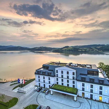 Heron Live Marina & Hotel