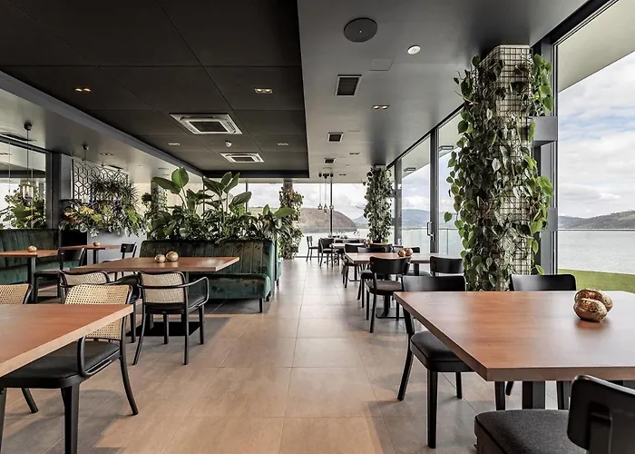 Heron Live Marina & 5*