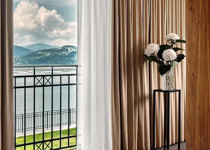 Heron Live Marina & Hotel