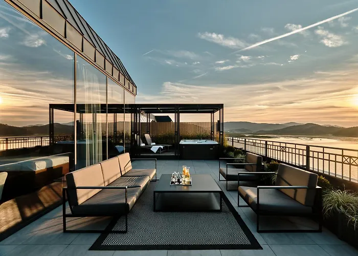 Hotel Heron Live Marina & 5*