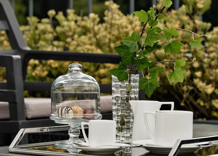 Heron Live Marina & Hotel