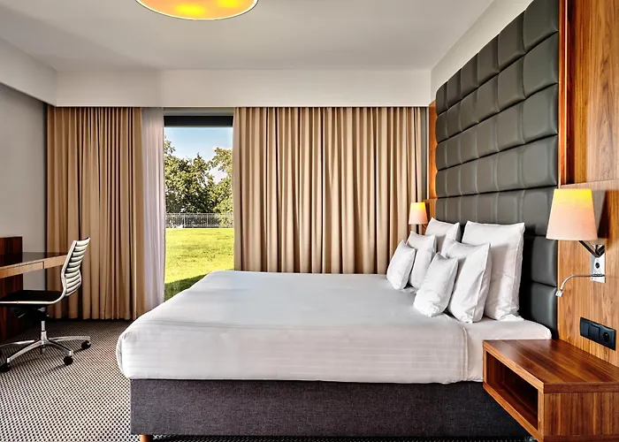 Heron Live Marina & Hotel