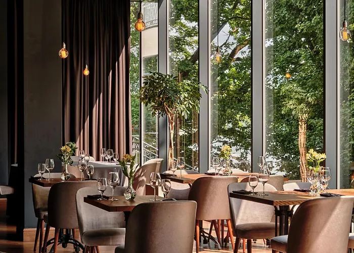 Hotel Heron Live Marina &