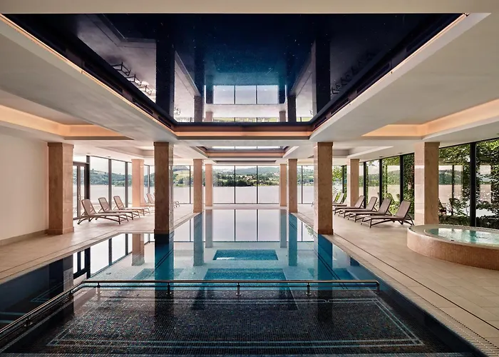 Heron Live Marina & 5*