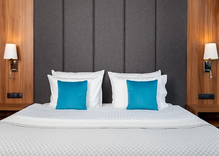 Heron Live Marina & 5*