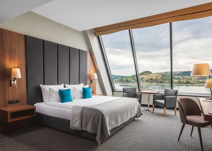 Hotel Heron Live Marina &