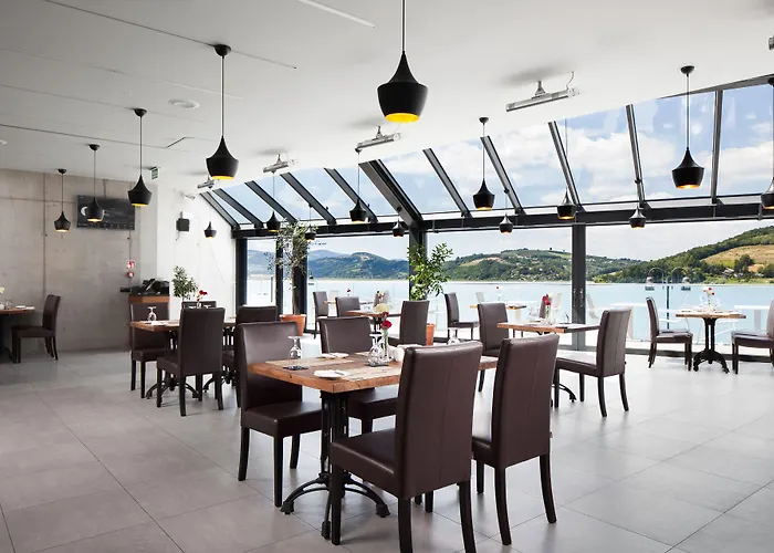 Heron Live Marina & Hotel