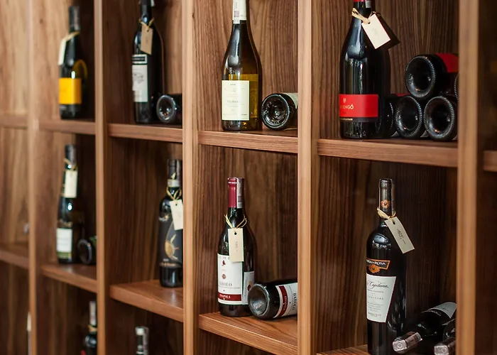 Heron Live Marina & 5*